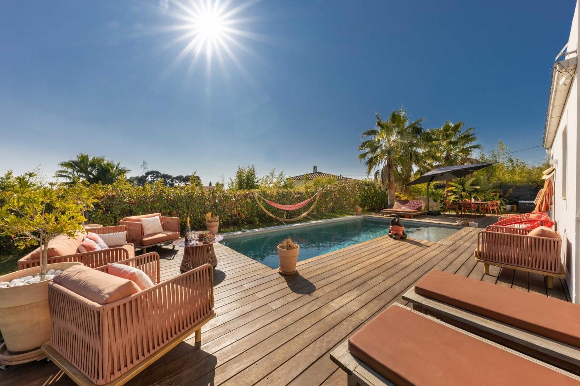 Deluxe With Garden Pool And Sea View Feriehus *