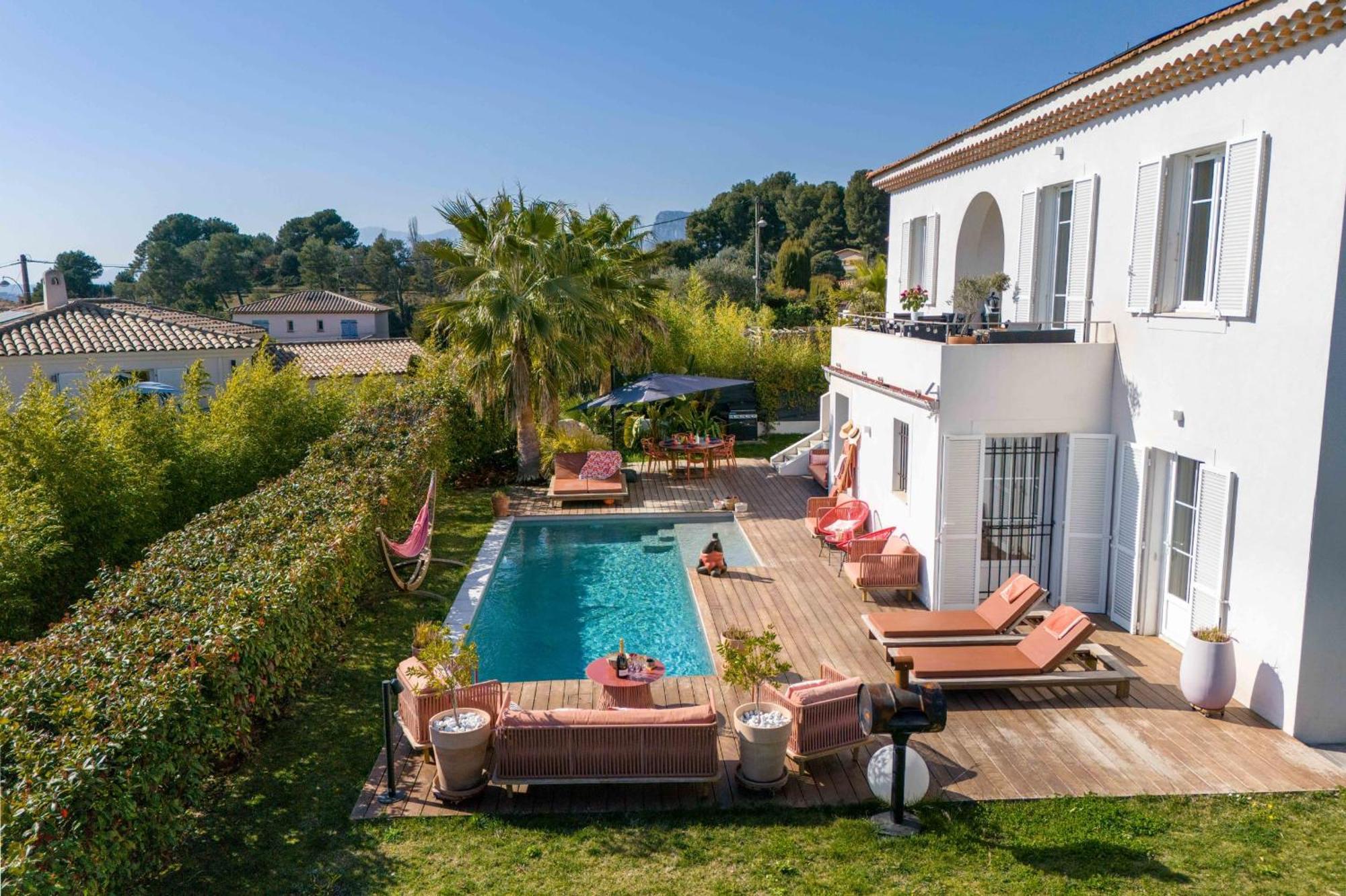 Deluxe With Garden Pool And Sea View Nice