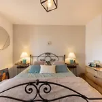 Deluxe Room With Garden Pool And Sea View