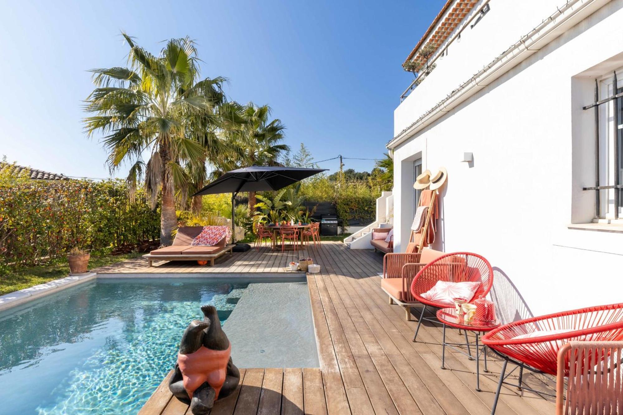 Deluxe With Garden Pool And Sea View