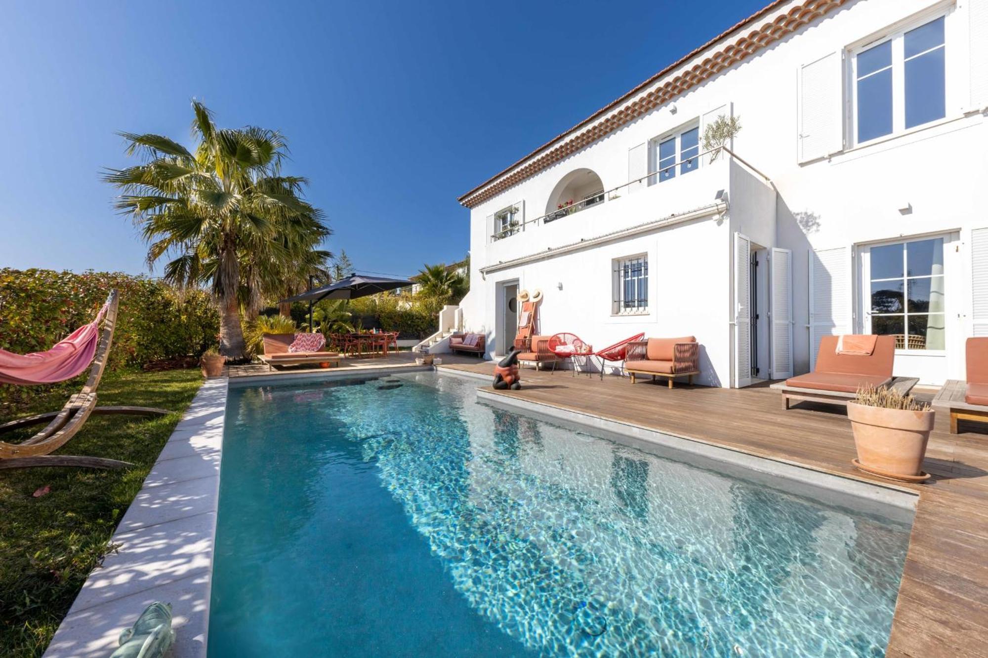 Hébergement de vacances Deluxe With Garden Pool And Sea View